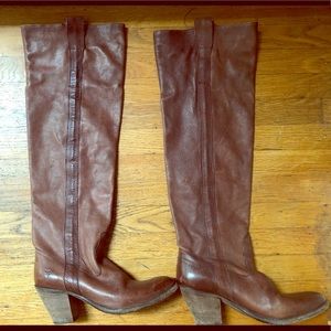 ⭐️SOLD⭐️ Frye knee high boots